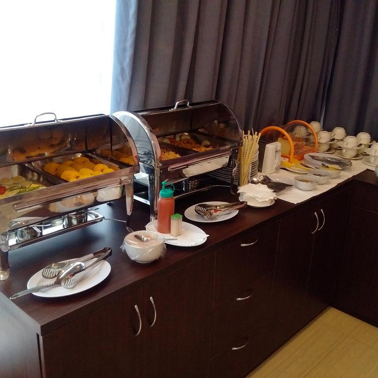 Hotel Royal מנאדו מראה חיצוני תמונה
