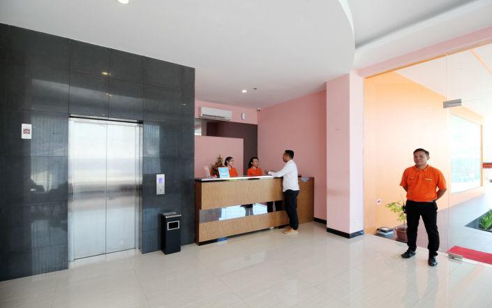 Hotel Royal מנאדו מראה חיצוני תמונה