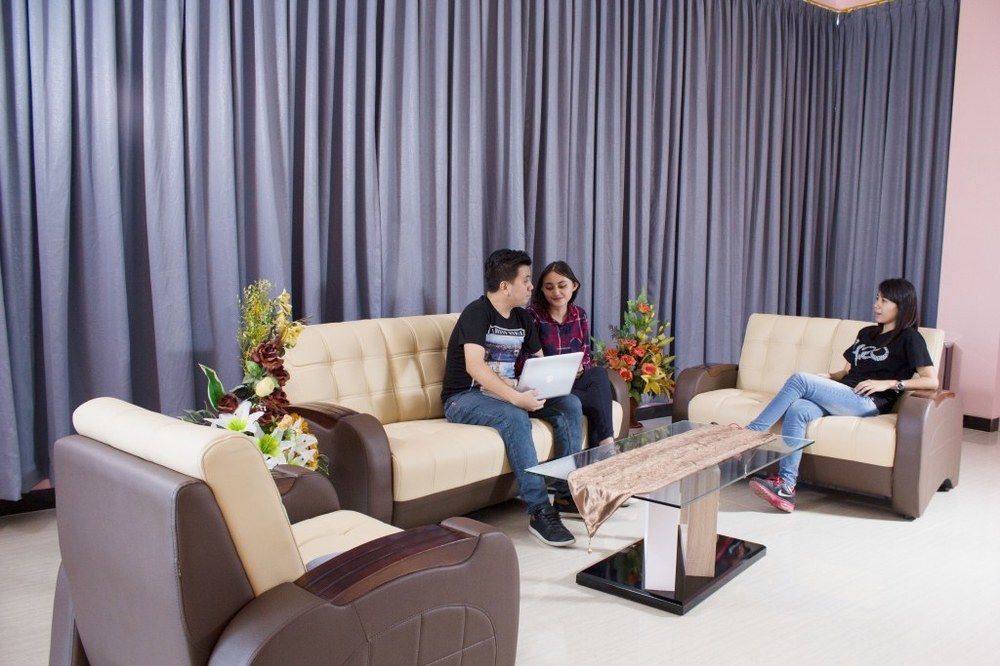 Hotel Royal מנאדו מראה חיצוני תמונה