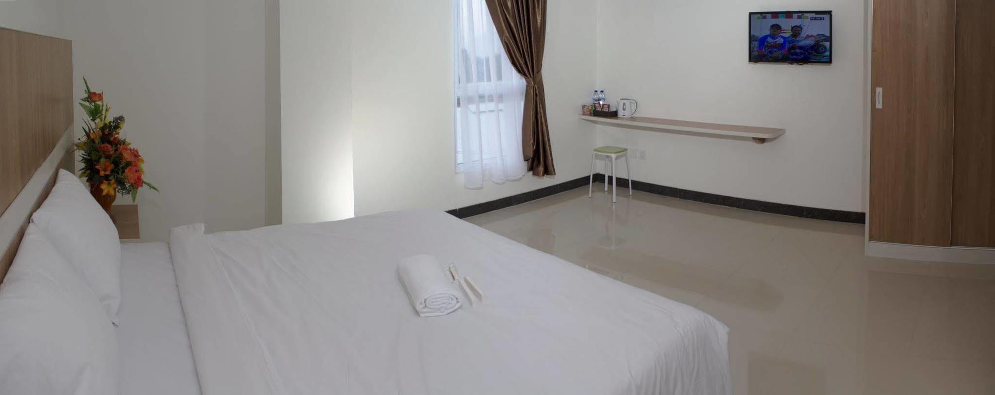 Hotel Royal מנאדו מראה חיצוני תמונה
