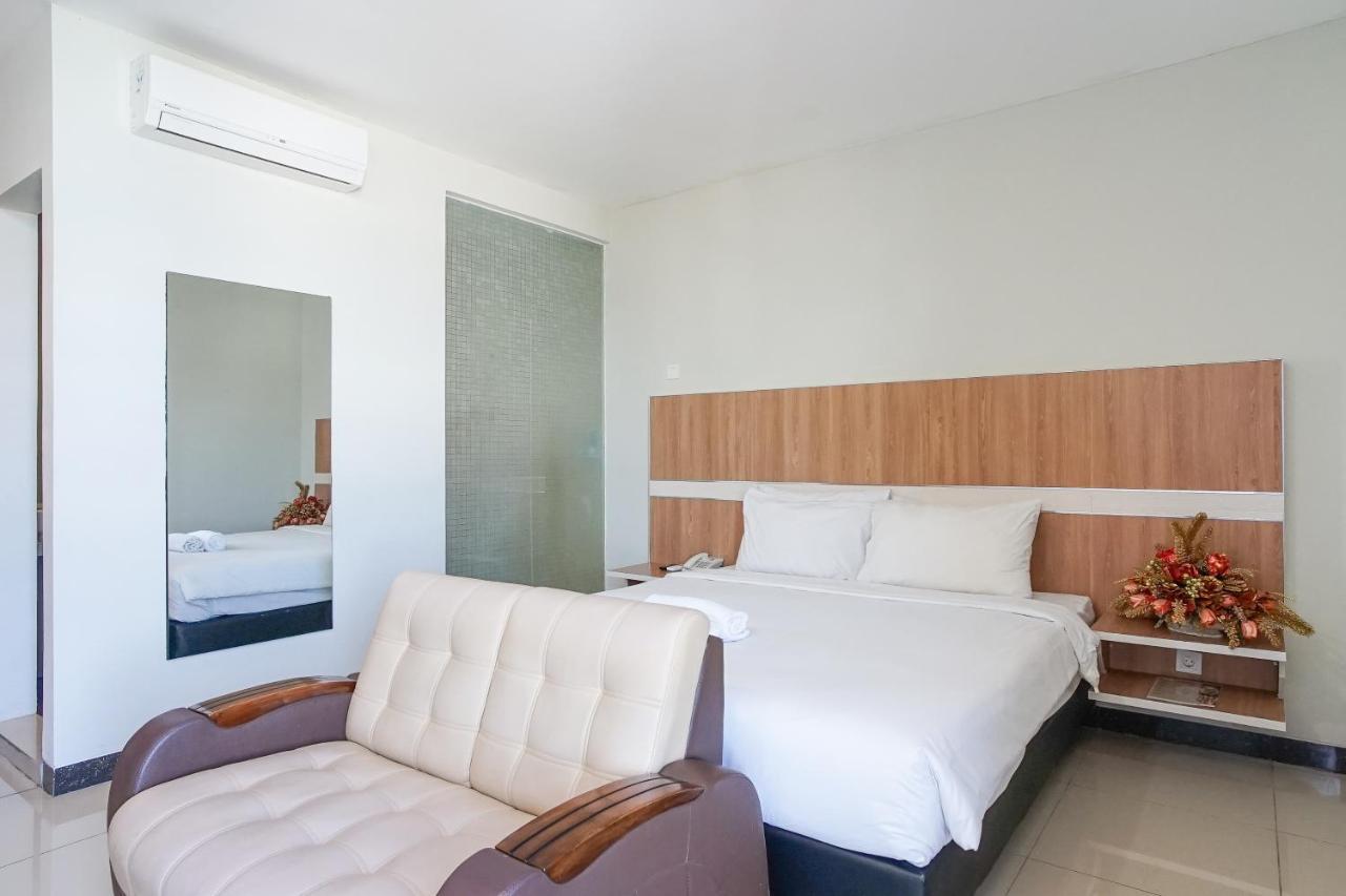 Hotel Royal מנאדו מראה חיצוני תמונה